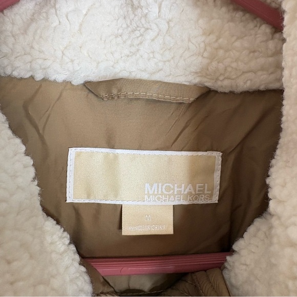 Michael Kors NWT Faux Shearling Trim Quilted Puffer Jacket Tan Husk Size Medium - Picture 5 of 8